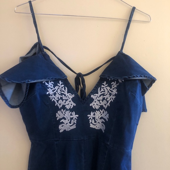 Denim romper with embroidery - Picture 3 of 3